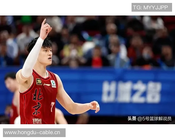 媒体人分析曾凡博表现称教练未设投篮战术需时间适应比赛节奏