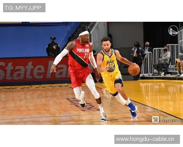 福克斯第三节火力全开7投6中狂砍16分上半场表现平平仅得4分 福克斯第三节火力全开7投6中狂砍16分上半场表现平平仅得4分