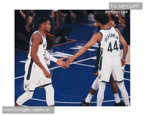 尼克斯与雄鹿交易谈判开启大桥续约后局势变化引关注