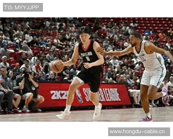 杨瀚森回应记者提问称将与克林根联手对抗比卢普斯