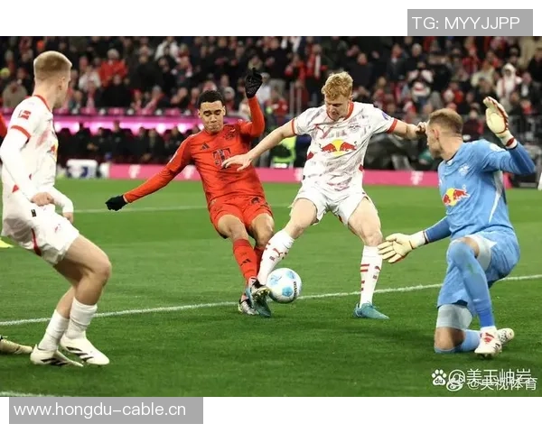 戴维斯恢复训练进展顺利预计很快回归拜仁合练