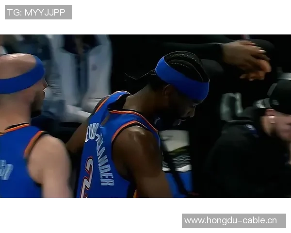 克拉克斯顿强势表现一攻一防完美配合助力球队稳住局势