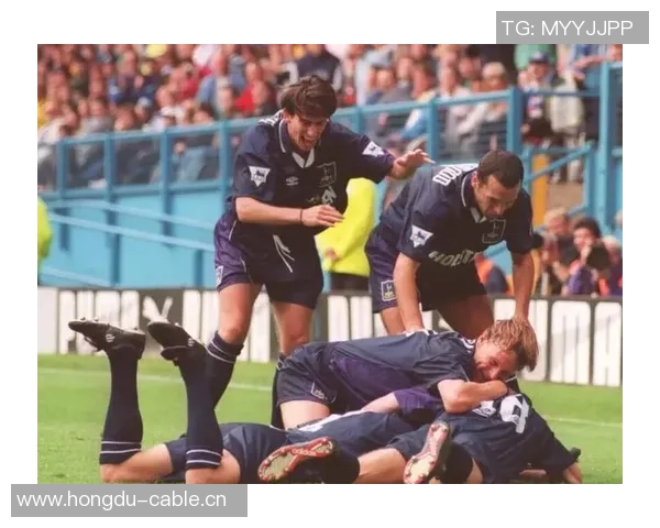 怀特平历史后卫单场帽子戏法纪录感慨能与传奇并肩作战 怀特平历史后卫单场帽子戏法纪录感慨能与传奇并肩作战