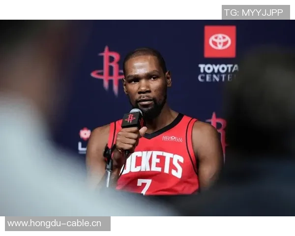 杜兰特赞阿门能力全面能胜任控卫中锋与大前锋多重角色